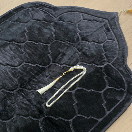 QISSAH Black Velvet Personalized Prayer Mat