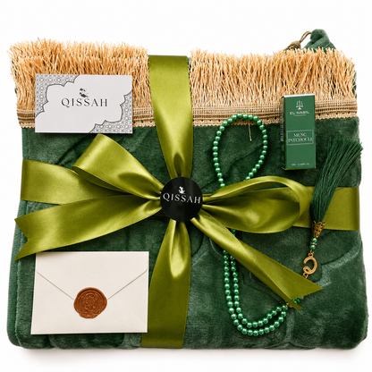 QISSAH Green Velvet Personalized Prayer Mat